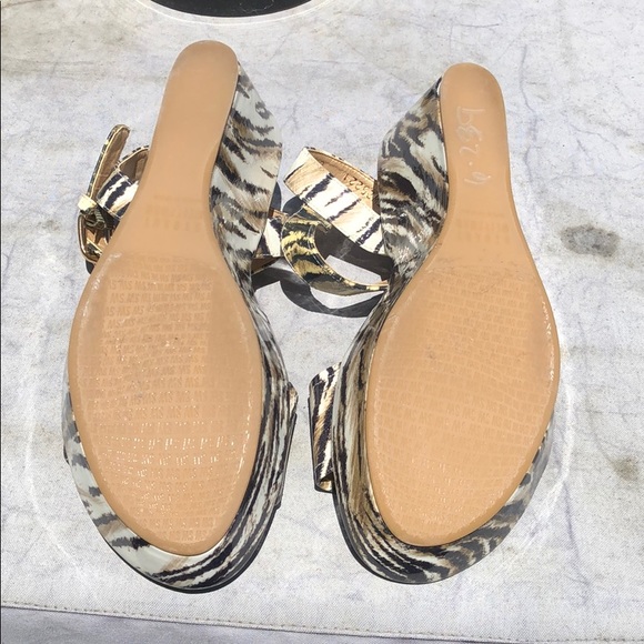 ☀️☀️STUART WEITZMAN Animal print wedge sandals - Picture 4 of 9